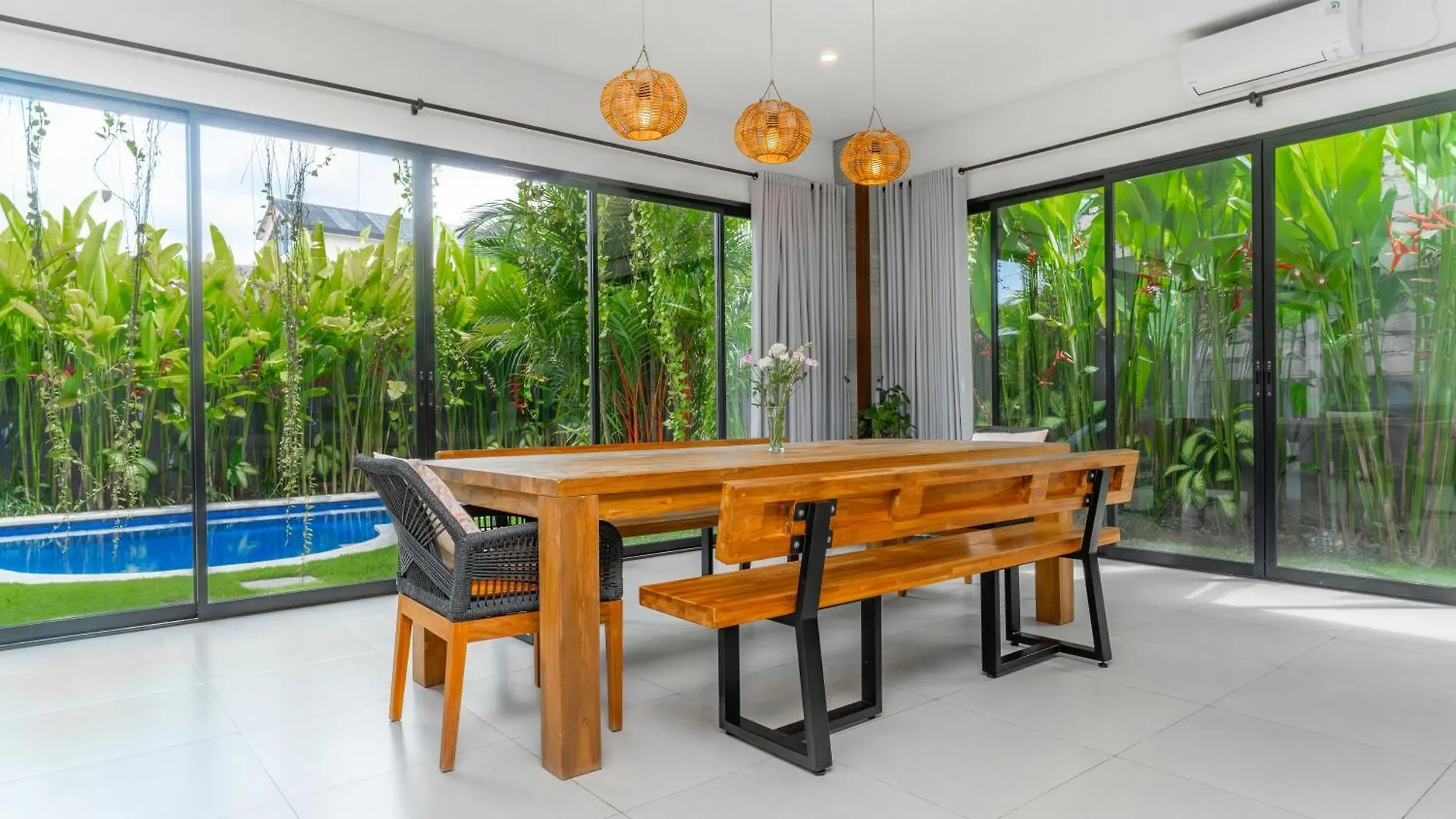 Villa Damai Canggu 세미냑